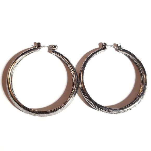 Relisted -Textured hoop earrings dark silver tone metal - Picture 5 of 10